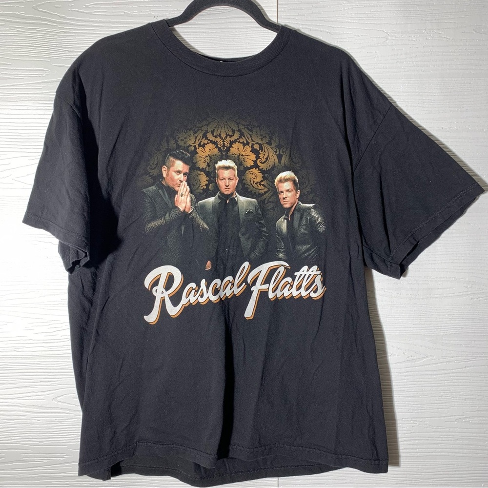 Vintage Rascal Flatts Black Band Photo Gold Damask Graphic Tee XL streetwear